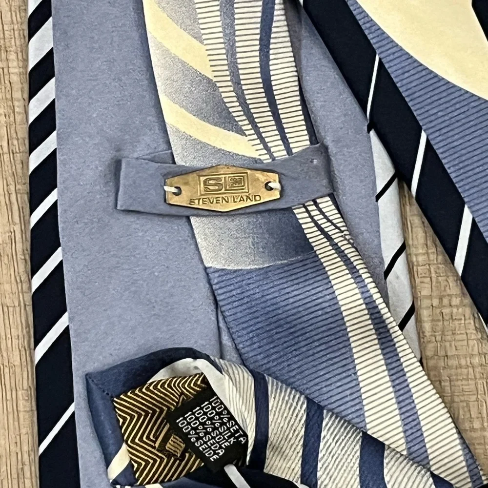 Steven Land 100% Silk Men's Blue Abstract Pattern Neck Tie